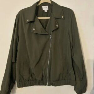 Green Nine West bomber jacket with silver details. Size XL
